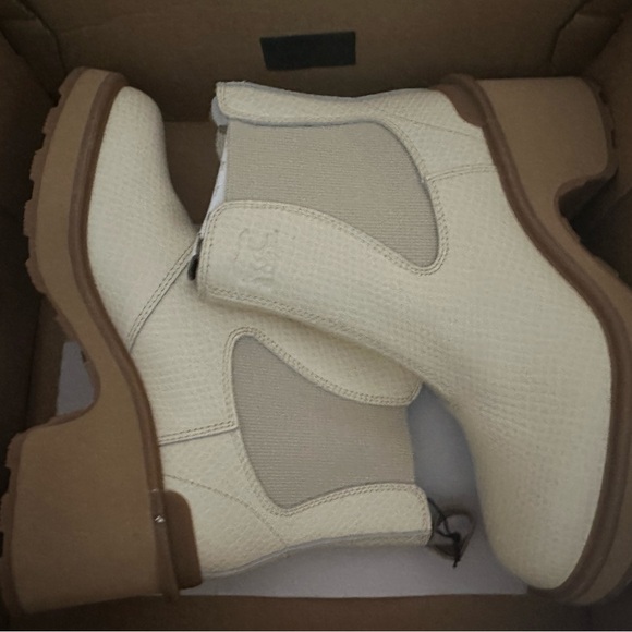 NIB Sorel Hi-Line heel Chelsea Bleched Ceramic, Caribou Buff - Picture 1 of 4